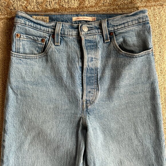 Levi's Ribcage Straight Leg Jeans - Picture 8 of 14